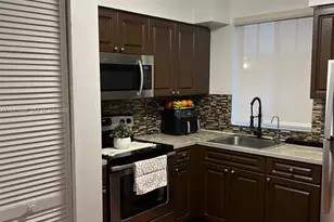 6045 NW 186th St, Hialeah, FL 33015 - Photo 6