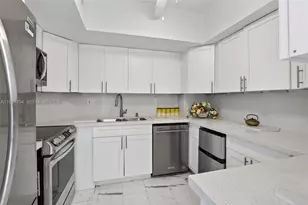 300 Bayview Dr, Sunny Isles Beach, FL 33160 - Photo 10