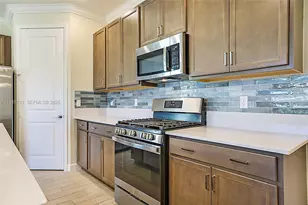 400 SE Mulberry Wy, Port Saint Lucie, FL 34984 - Photo 10