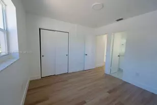 11316 Peachtree Dr, Miami, FL 33161 - Photo 12