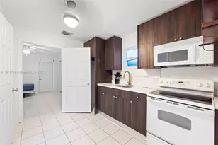 23 SW 8th St, Hallandale Beach, FL 33009 - Photo 6