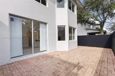 7257 NW 113th Pl, Doral, FL 33178 - Photo 18