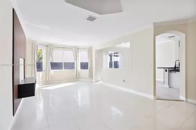 7257 NW 113th Pl, Doral, FL 33178 - Photo 10