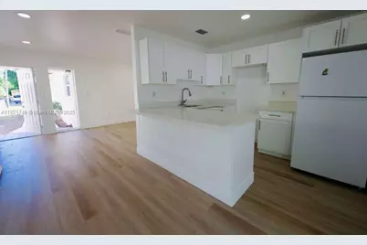 11316 Peachtree Dr #2, Miami, FL 33161 - Photo 2