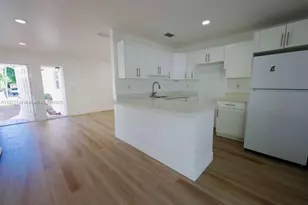 11316 Peachtree Dr, Miami, FL 33161 - Photo 2