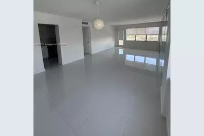 401 Golden Isles Dr #712, Hallandale Beach, FL 33009 - Photo 2
