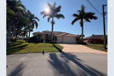 202 SW 42nd St, Cape Coral, FL 33914 - Photo 1