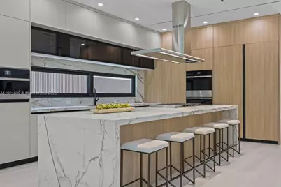 618 NE 17th Way, Fort Lauderdale, FL 33304 - Photo 2