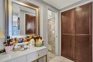 330 SE 2nd St, Hallandale Beach, FL 33009 - Photo 30