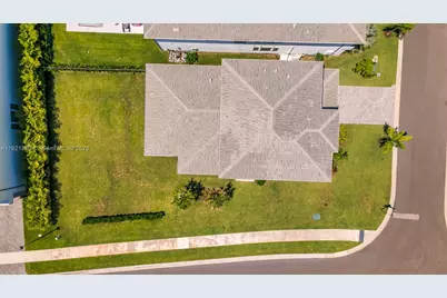 8286 Fishers Island Way, Boca Raton, FL 33434 - Photo 2