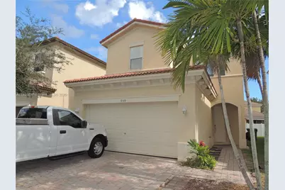959 NE 37th Ave, Homestead, FL 33033 - Photo 2