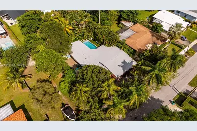 301 NE 115th St, Miami, FL 33161 - Photo 54