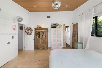 301 NE 115th St, Miami, FL 33161 - Photo 34