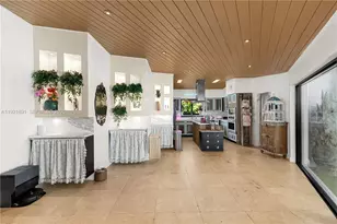 301 NE 115th St, Miami, FL 33161 - Photo 14