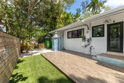 301 NE 115th St, Miami, FL 33161 - Photo 44