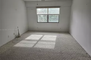 1000 SW 128th Terrace, Pembroke Pines, FL 33027 - Photo 4