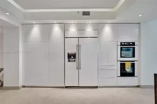 21200 The Point, Aventura, FL 33180 - Photo 42