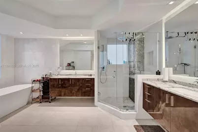 21200 The Point #403, Aventura, FL 33180 - Photo 68