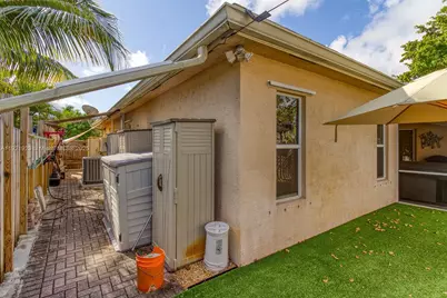 1383 NE 27th St, Pompano Beach, FL 33064 - Photo 18