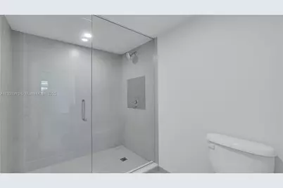 555 NE 34th St #204, Miami, FL 33137 - Photo 14