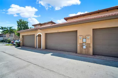 1121 SW 147th Ter, Pembroke Pines, FL 33027 - Photo 4