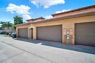 1121 SW 147th Ter, Pembroke Pines, FL 33027 - Photo 4