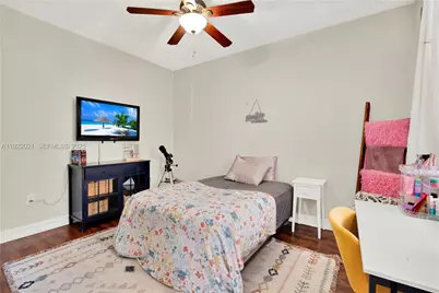 1121 SW 147th Ter, Pembroke Pines, FL 33027 - Photo 16