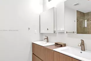 8445 NW 165th Terrace, Miami Lakes, FL 33016 - Photo 12