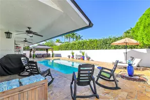 8445 NW 165th Terrace, Miami Lakes, FL 33016 - Photo 22