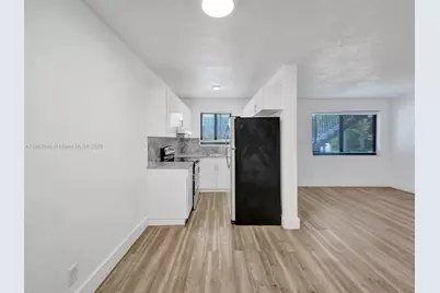 114 SE 8th St #204, Hallandale Beach, FL 33009 - Photo 22