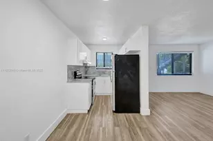114 SE 8th St, Hallandale Beach, FL 33009 - Photo 22