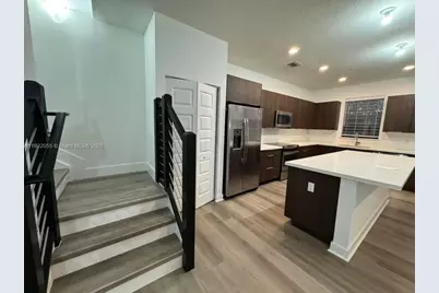 10473 NW 82nd St #10, Doral, FL 33178 - Photo 8