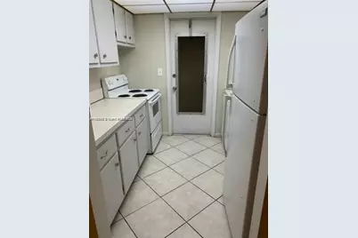 348 S Federal Hwy #24, Dania Beach, FL 33004 - Photo 2