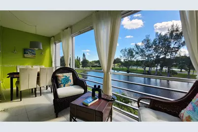 3143 Cambridge G #3143, Deerfield Beach, FL 33442 - Photo 2
