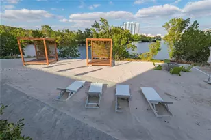 16385 Biscayne Blvd, North Miami Beach, FL 33160 - Photo 36