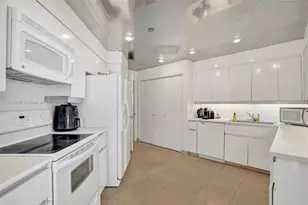 4000 Island Blvd, Aventura, FL 33160 - Photo 18