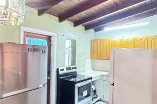 3135 NW 86th St, Miami, FL 33147 - Photo 6
