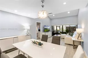 1064 NW 97th Ave, Pembroke Pines, FL 33024 - Photo 8