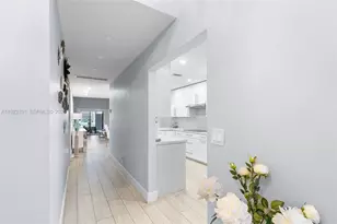 1064 NW 97th Ave, Pembroke Pines, FL 33024 - Photo 4