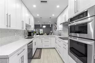 1064 NW 97th Ave, Pembroke Pines, FL 33024 - Photo 10