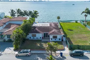 1680 S Treasure Dr, North Bay Village, FL 33141 - Photo 10