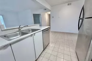 301 Palm Way, Pembroke Pines, FL 33025 - Photo 4