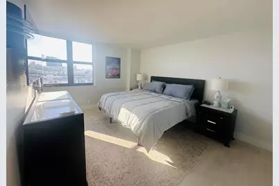2555 Collins Ave #2411, Miami Beach, FL 33140 - Photo 6