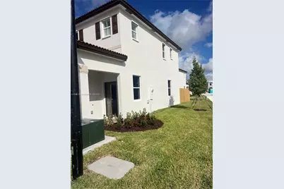 2633 SE 27th Dr, Homestead, FL 33035 - Photo 1