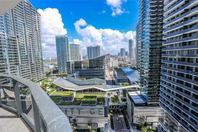 45 SW 9th St #2201, Miami, FL 33130 - Photo 2