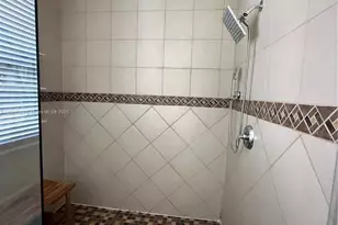 9823 W 34th Ln, Hialeah, FL 33018 - Photo 38