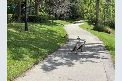 4001 Hillcrest Dr #609, Hollywood, FL 33021 - Photo 16