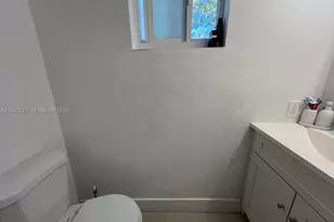 1480 NE 151st St, Miami, FL 33162 - Photo 26