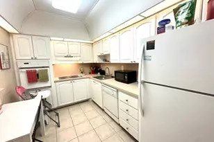 19390 Collins Ave, Sunny Isles Beach, FL 33160 - Photo 6