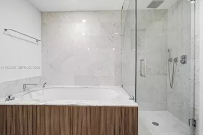 1000 Brickell Plz #3211, Miami, FL 33131 - Photo 22